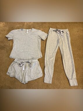 Flora Nikrooz Heather Gray 3-Piece Pajama Set